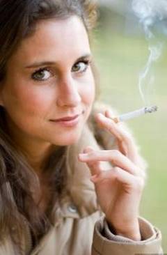 9-din-10-cazuri-de-cancer-oral-sunt-cauzate-de-alcool-si-tutun cancer oral fumat tutun